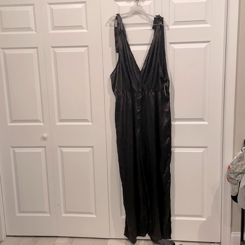 Silky black jump suit